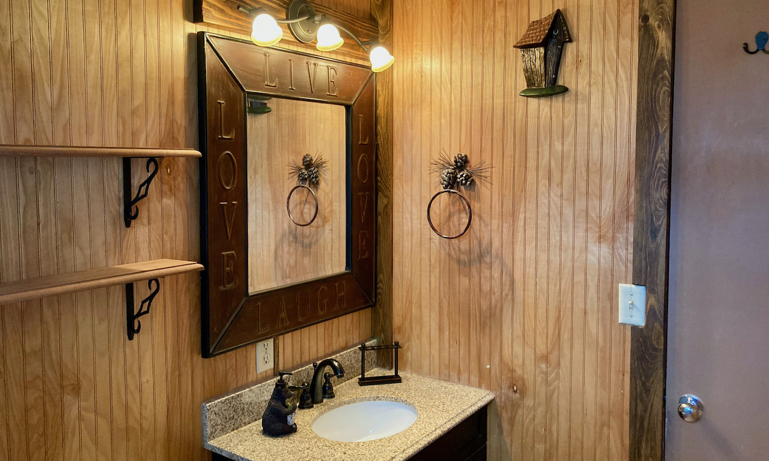 Bathroom Mirror & Sink